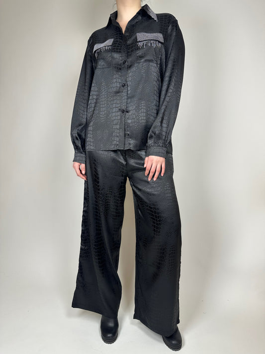 Свободен и удобен комплект от две части