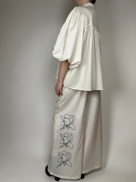 Свободен и удобен комплект с 3/4 ръкав и флорални мотиви