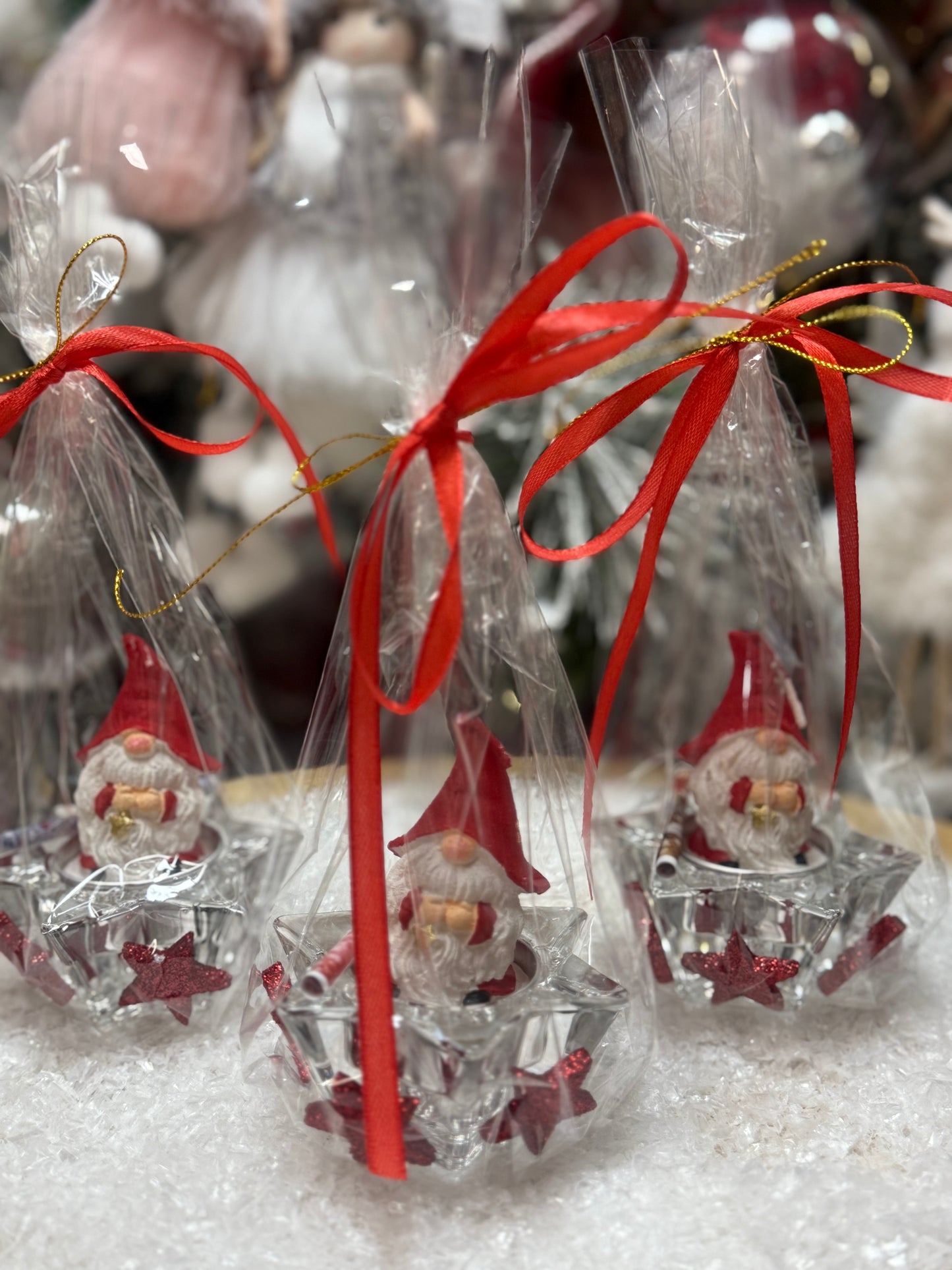 Подарък-чаена коледна свещ „Гномче“ със свещник-звезичка и късметче