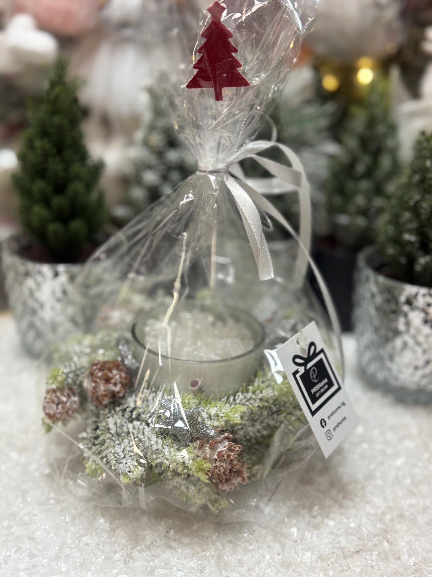 Чаена свещ „Снежинка“ с коледен венец