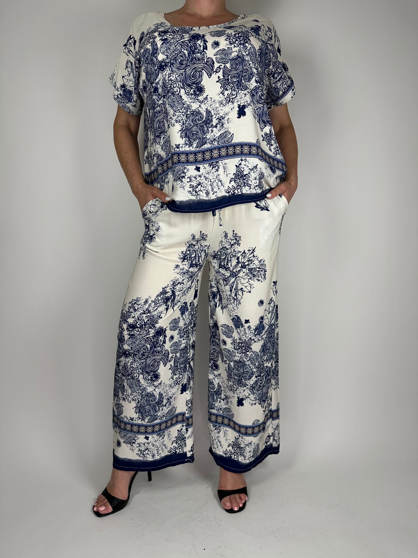 Стилна-лятна блуза с къс ръкав