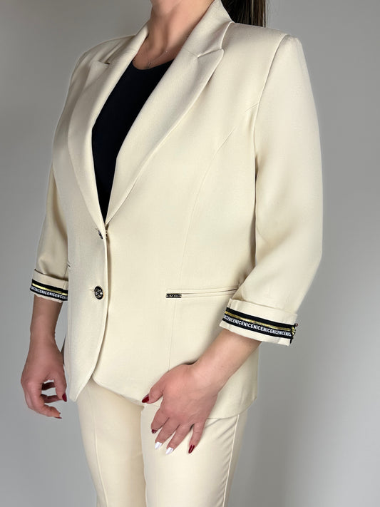 Бежово сако с маншет