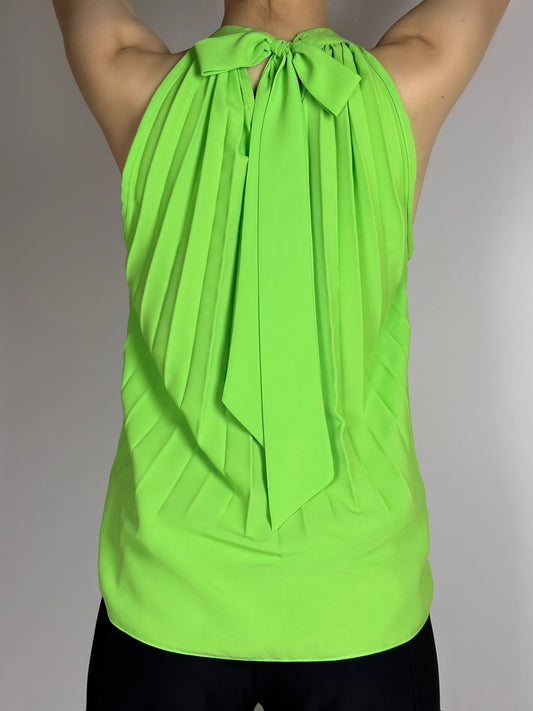 Топ с връзка на врата