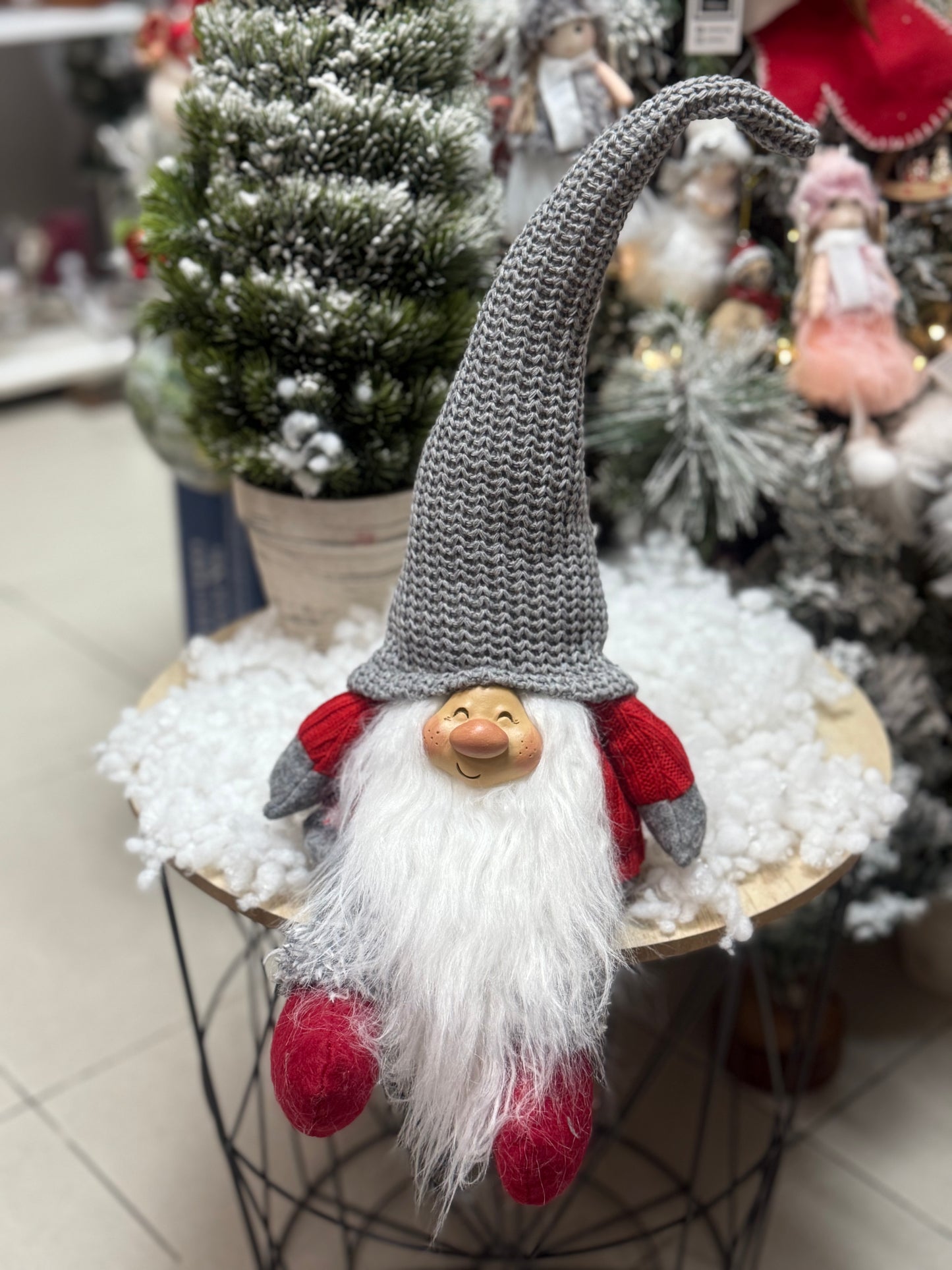 Декоративно коледно гномче с тежест – подходящо за рафт или етажерка