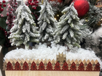 Коледен дървен календар със снежинка за отброяване на дните