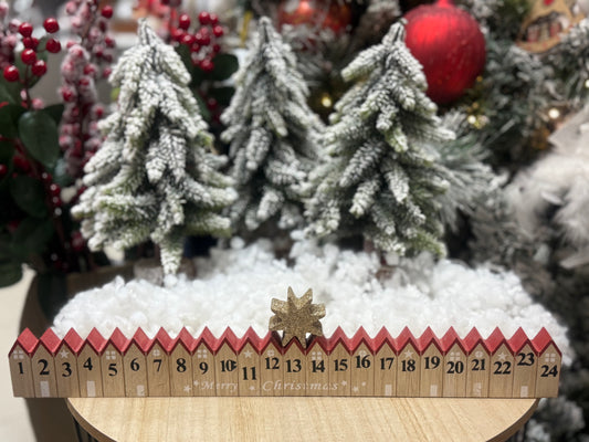 Коледен дървен календар със снежинка за отброяване на дните