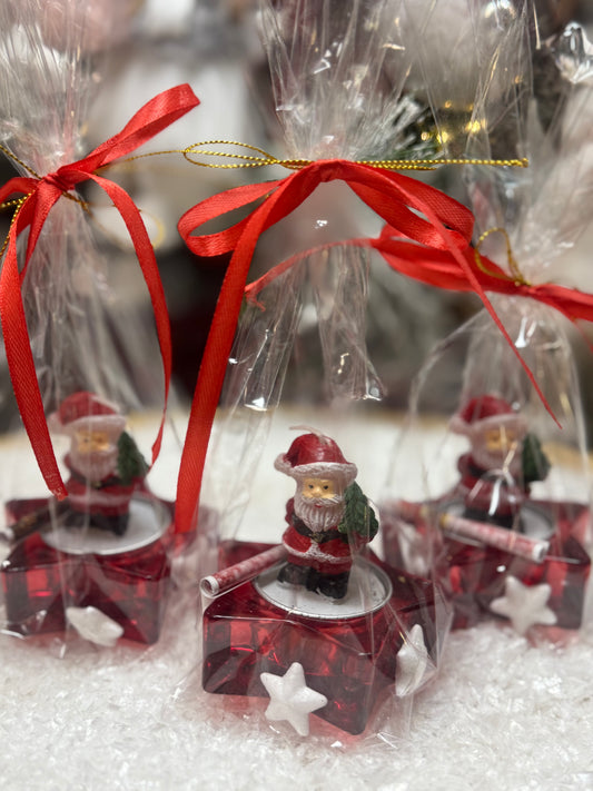 Подарък-чаена коледна свещ „Дядо коледа“ със свещник-звезда и късметче