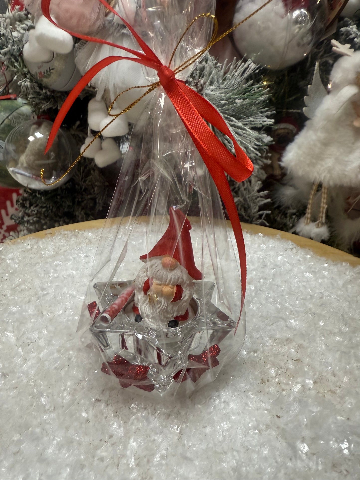 Подарък-чаена коледна свещ „Гномче“ със свещник-звезичка и късметче