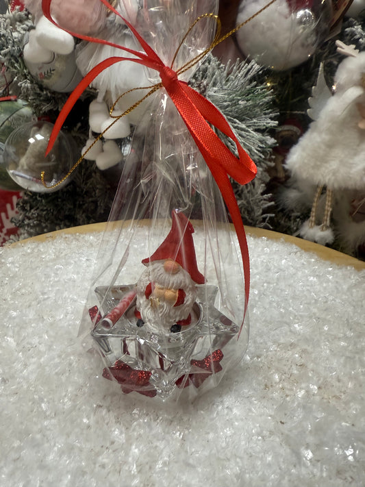 Подарък-чаена коледна свещ „Гномче“ със свещник-звезичка и късметче