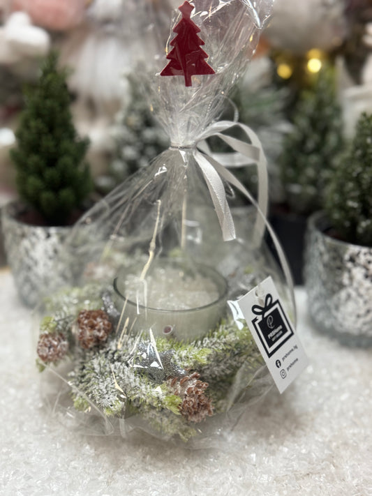 Чаена свещ „Снежинка“ с коледен венец