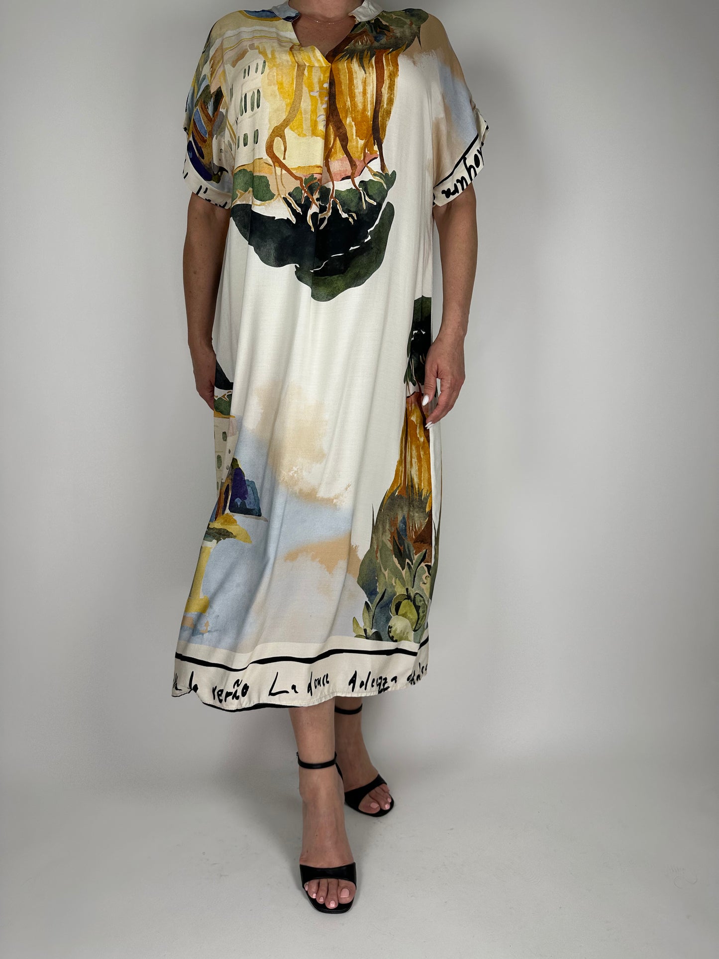 Дълга-лятна рокля с къс ръкав