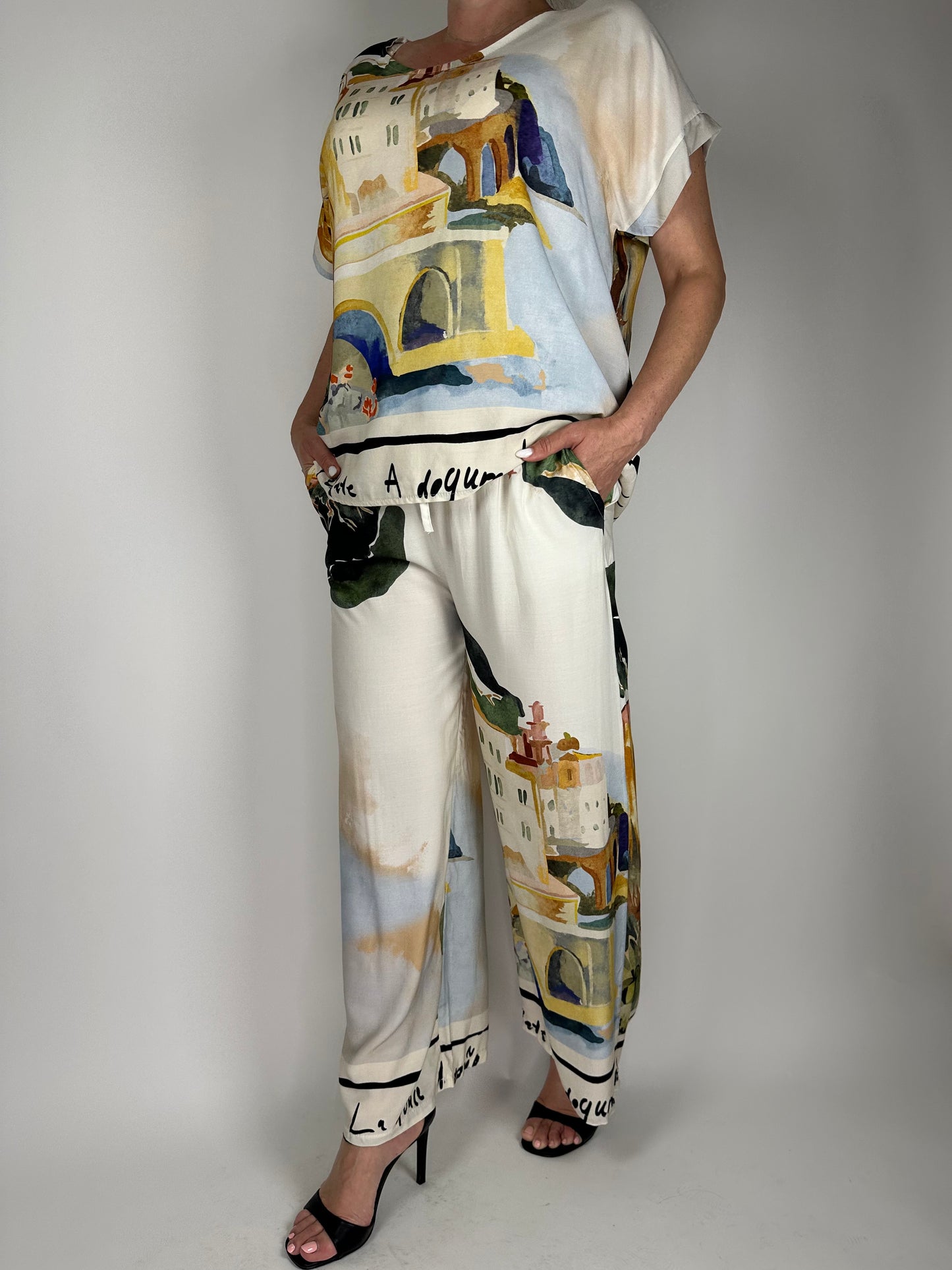 Стилна-лятна блуза с къс ръкав