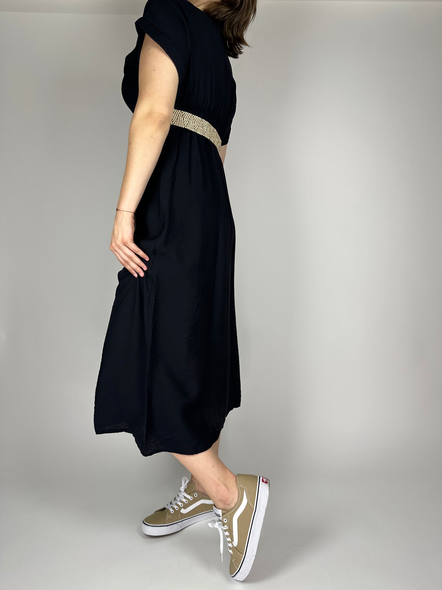 Дълга лятна рокля от висококачествена вискоза с колан и ластик под бюста – едноцветна