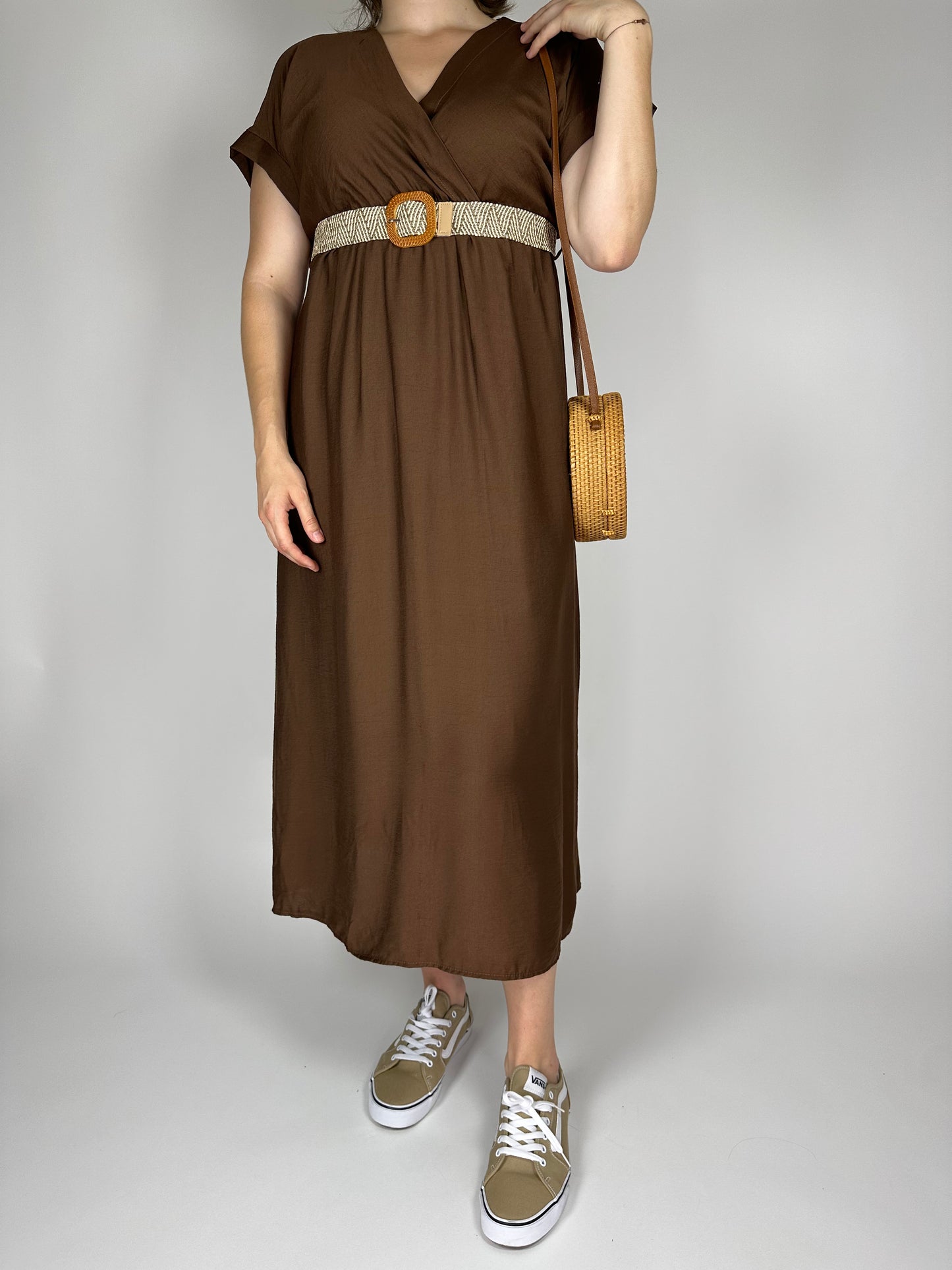 Дълга лятна рокля от висококачествена вискоза с колан и ластик под бюста – едноцветна