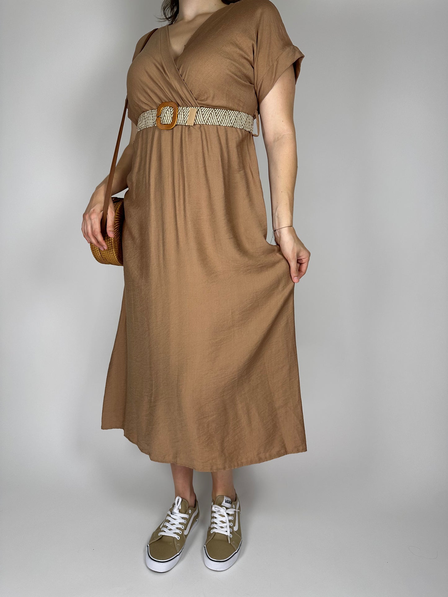 Дълга лятна рокля от висококачествена вискоза с колан и ластик под бюста – едноцветна