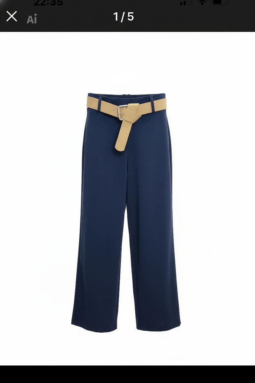 Елегантен дамски панталон с права, свободна линия и колан