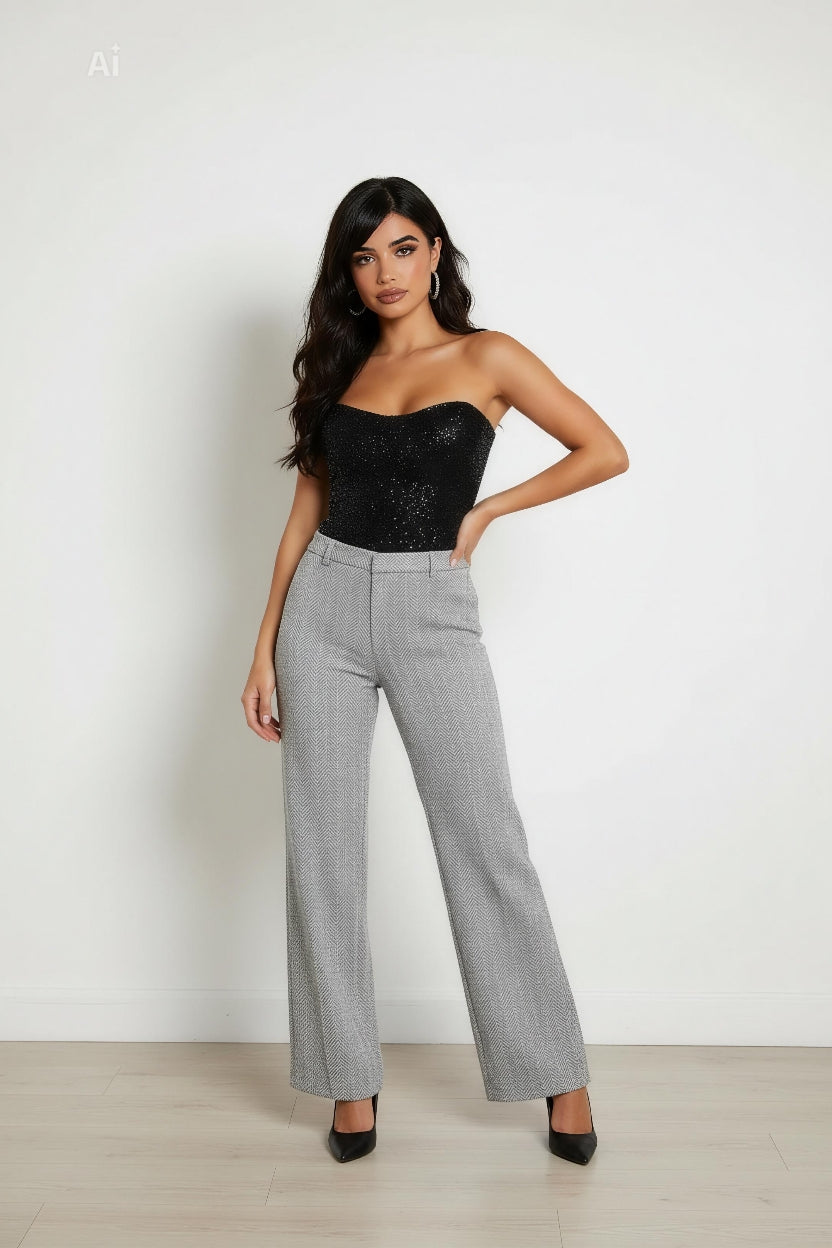 Елегантен панталон с прав, широк крачол и вталена линия в ханша