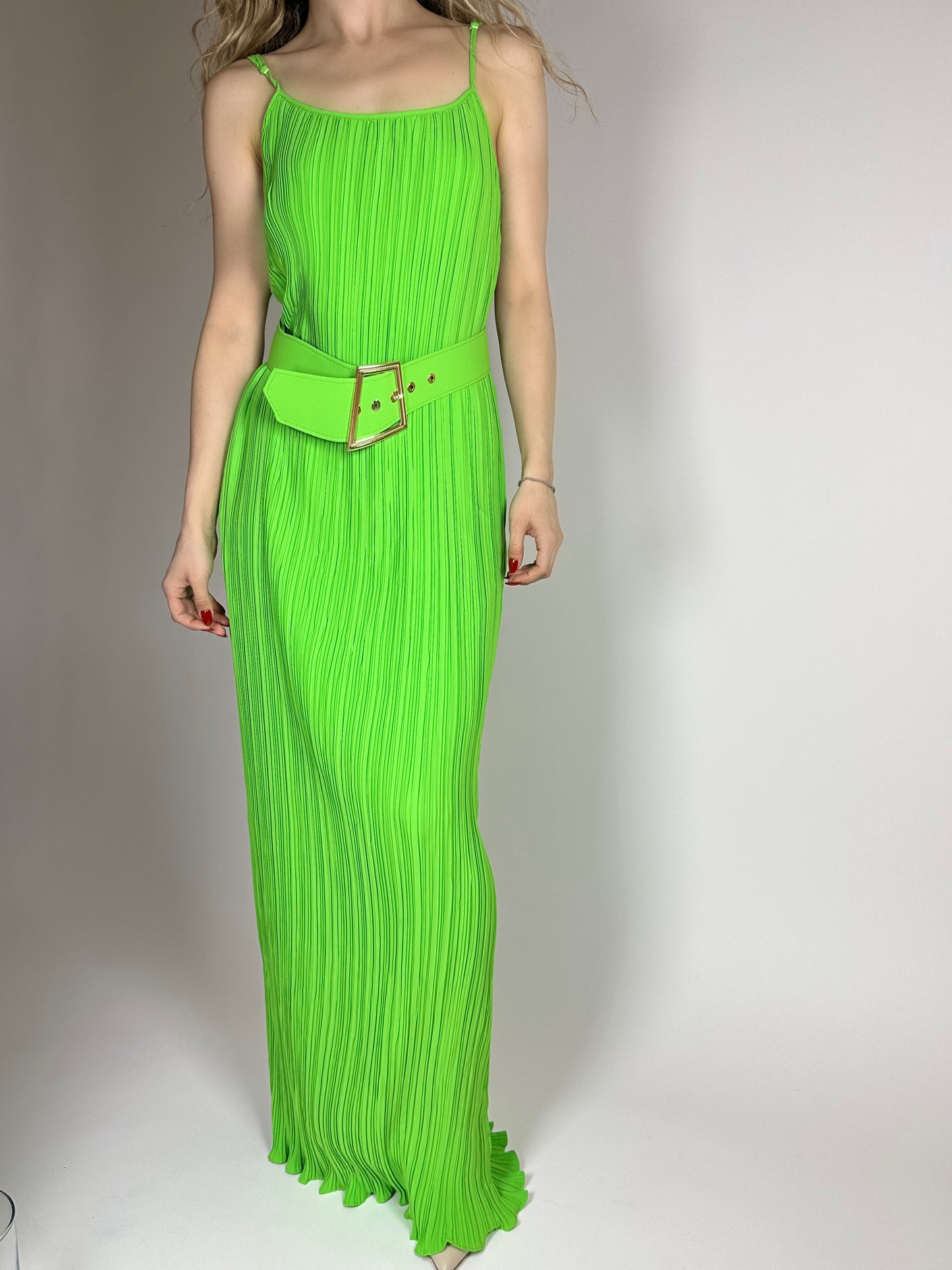 Зелена рокля хармоника с широк колан